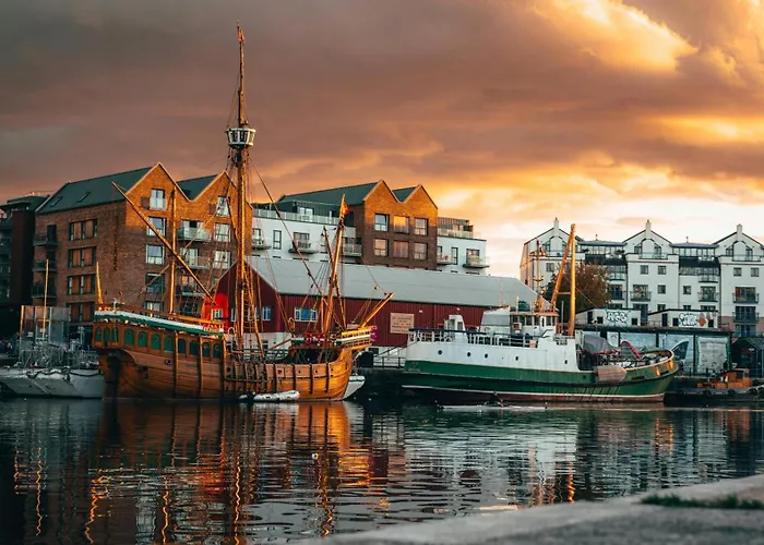 Luxury Redland 1-bed - Free Parking *