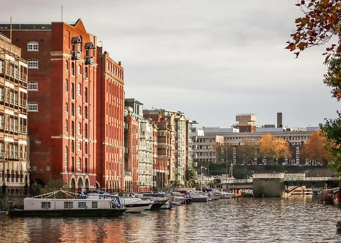 Luxury Redland 1-bed - Free Parking *